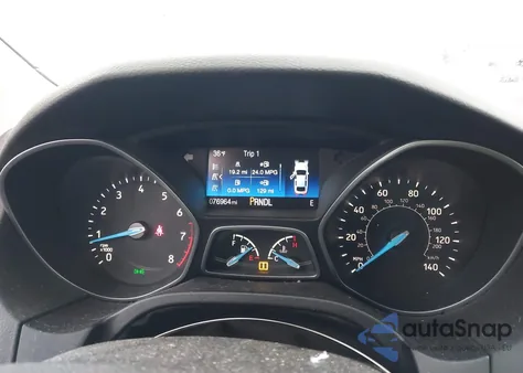 2018 Ford Focus Se z USA, uszkodzony, nr VIN 1FADP3K2XJL301135